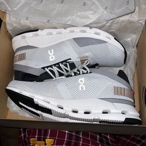 NWT On CloudNova shoes- White|Sand color